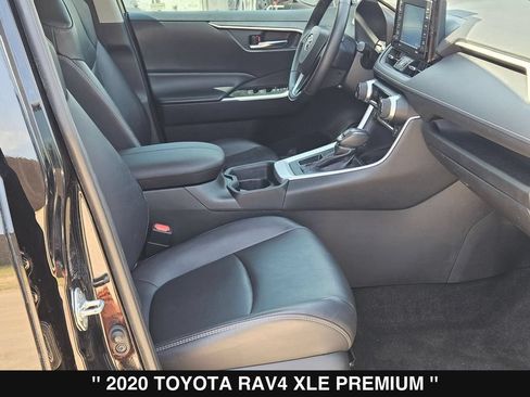 Used 2020 Toyota RAV4 XLE Premium FWD image 27