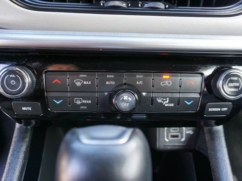 Used 2025 Jeep Compass Limited AWD/4WD image 20