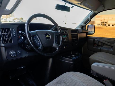 Used 2021 Chevrolet Express 2500 w/ Enhanced Convenience Package image 9