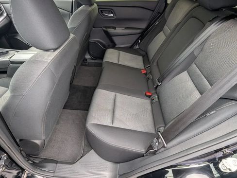 Certified 2024 Nissan Rogue SV FWD image 17