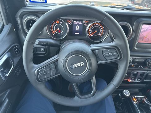 Used 2023 Jeep Wrangler Sport S image 13