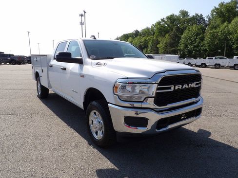 Used 2022 RAM 3500 Tradesman w/ Chrome Appearance Group AWD/4WD image 11