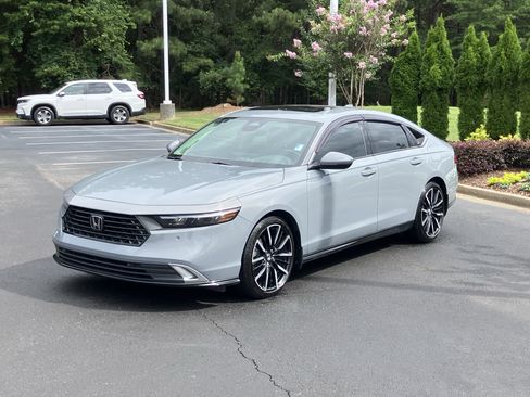 Used 2025 Honda Accord Touring image 6