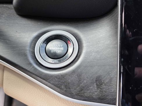 Used 2024 Jeep Grand Cherokee Limited image 9