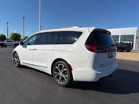 Used 2022 Chrysler Pacifica Pinnacle FWD image 5