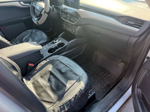Used 2020 Ford Escape SE FWD image 8