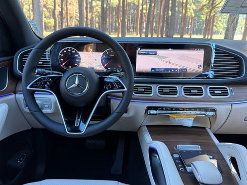 Used 2026 Mercedes-Benz GLE 350 4MATIC image 3