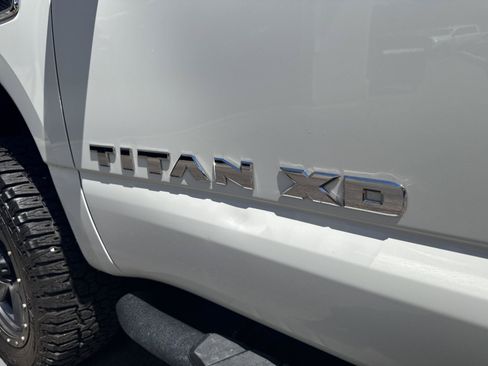 Used 2018 Nissan Titan S AWD/4WD image 10