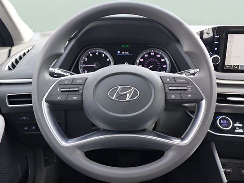 Used 2023 Hyundai Sonata SEL FWD image 17