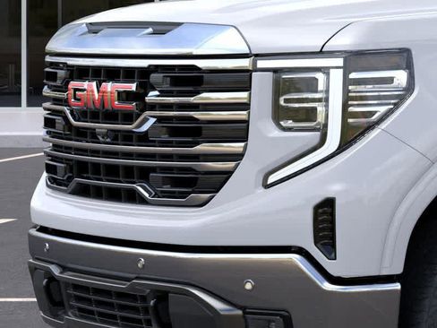 New 2026 GMC Sierra 1500 SLT image 13