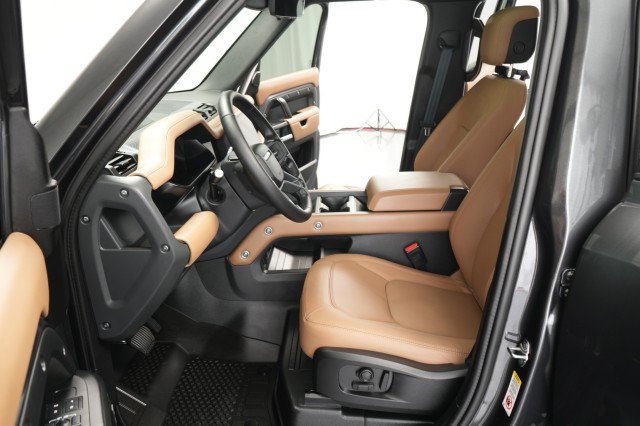 Used 2026 Land Rover Defender 110 X-Dynamic SE AWD/4WD image 27