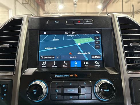 Used 2018 Ford F150 Lariat w/ Equipment Group 502A Luxury image 30