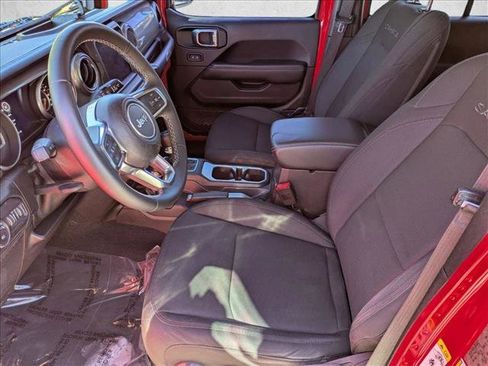 Used 2018 Jeep Wrangler Unlimited Sahara image 16