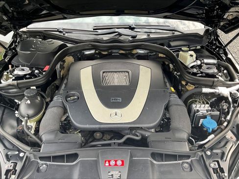 Used 2011 Mercedes-Benz E 350 4MATIC Sedan image 28
