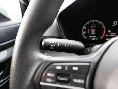 Used 2023 Honda CR-V EX image 13