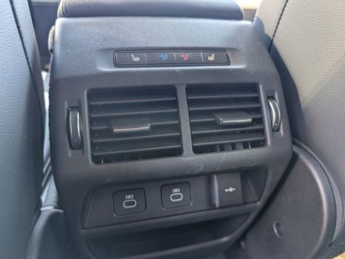 Used 2025 Land Rover Discovery Sport Dynamic SE image 30