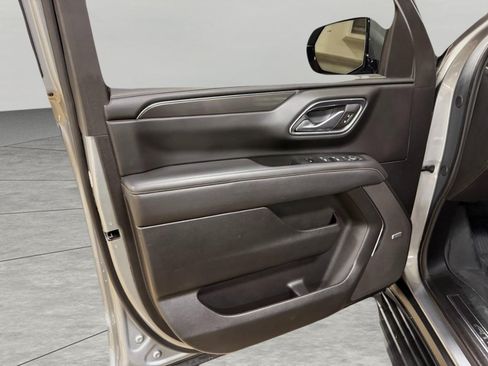 Used 2024 GMC Yukon AT4 w/ Technology Package AWD/4WD image 30