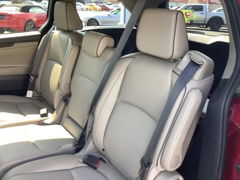 Used 2023 Honda Odyssey Elite image 11