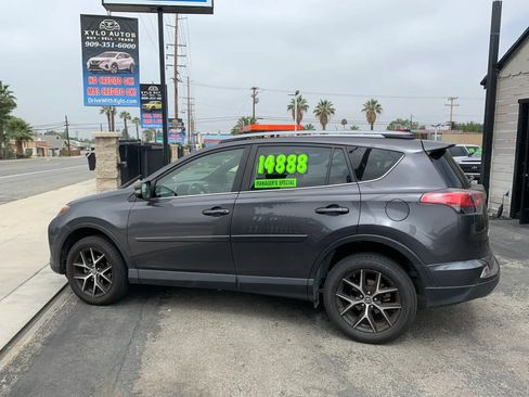 Used 2017 Toyota RAV4 SE FWD image 5