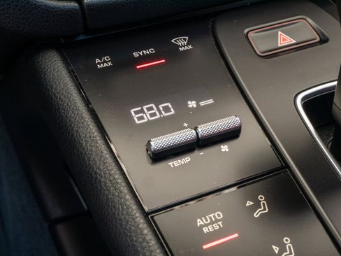 Used 2023 Porsche Macan GTS image 29