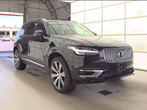 Used 2024 Volvo XC90 T8 Plus AWD/4WD image 5
