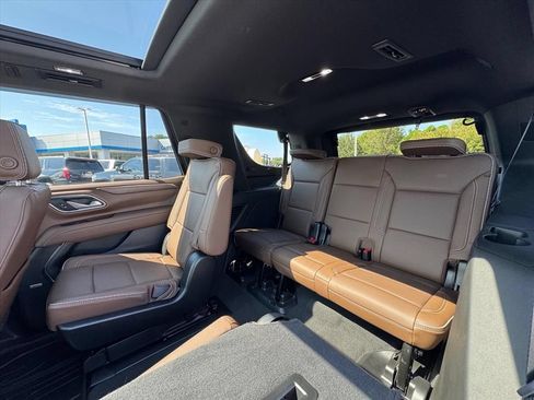 Used 2024 Chevrolet Tahoe High Country AWD/4WD image 14
