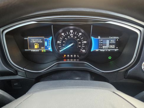 Used 2018 Ford Fusion S image 32