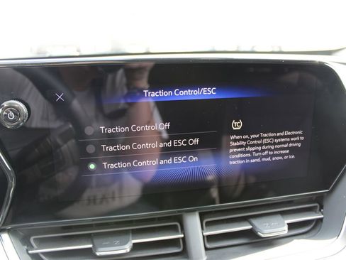 Used 2025 Chevrolet Trax LT w/ LT Convenience Package image 43