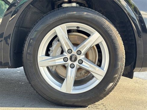 Used 2021 Audi Q5 2.0T Premium w/ Convenience Package image 17