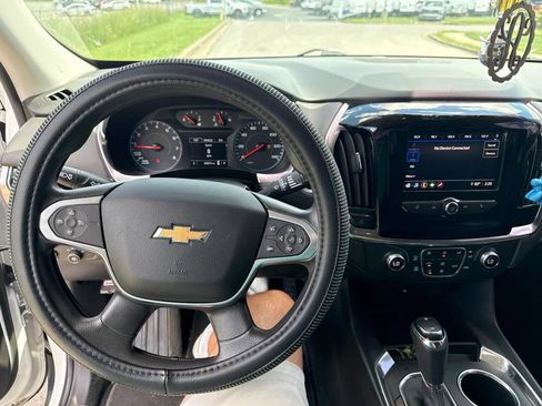 Used 2020 Chevrolet Traverse LS FWD image 7