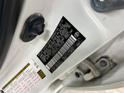 Used 2020 Toyota Corolla LE image 26