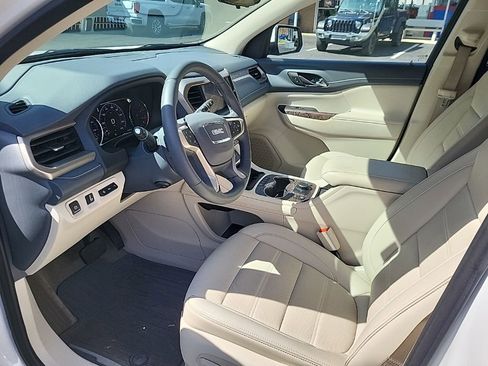 Used 2023 GMC Acadia Denali w/ Denali Technology Package image 13