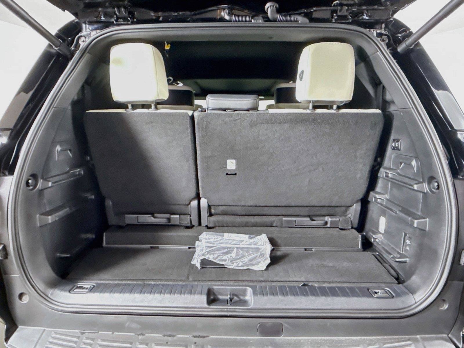 Used 2025 Toyota Sequoia Capstone AWD/4WD image 42