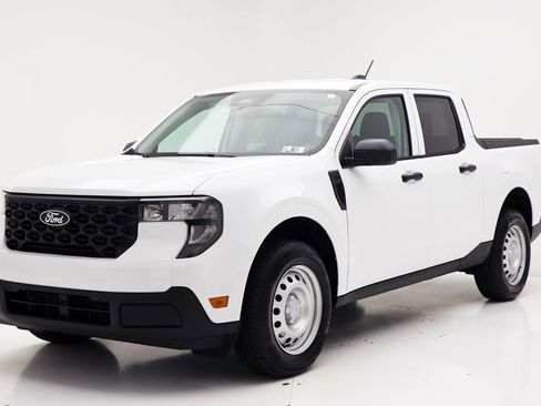 New 2025 Ford Maverick XL image 5