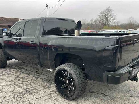 Used 2009 GMC Sierra 2500 SLT w/ Entertainment Package image 7