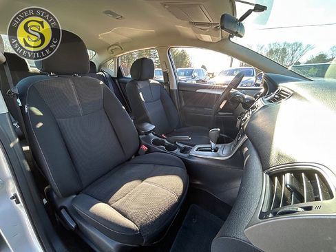 Used 2015 Nissan Sentra S image 17
