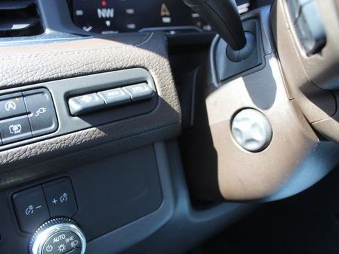 Used 2022 GMC Yukon Denali AWD/4WD image 30