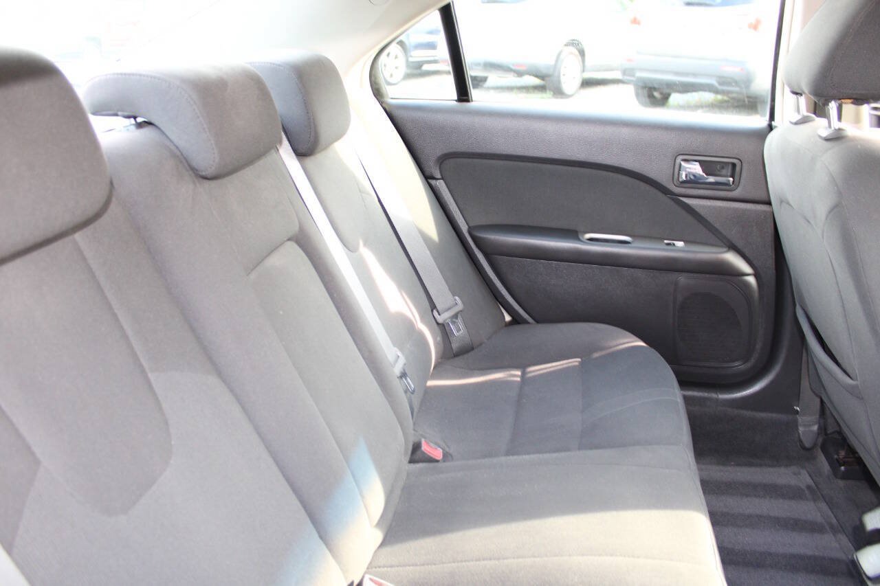 Used 2010 Ford Fusion Hybrid FWD image 17