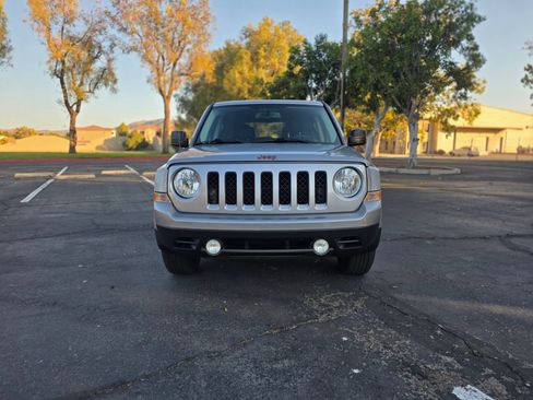 Used 2017 Jeep Patriot 75th Anniversary w/ Power Value Group FWD image 2