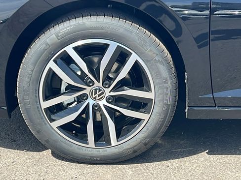 New 2026 Volkswagen Jetta SE FWD image 9