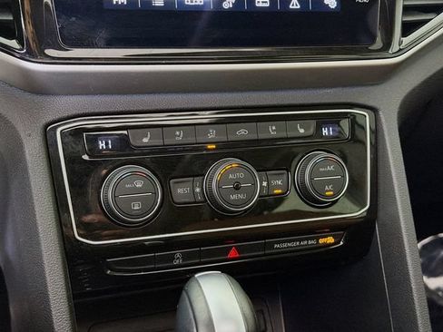 Used 2023 Volkswagen Atlas SEL Premium AWD/4WD image 18