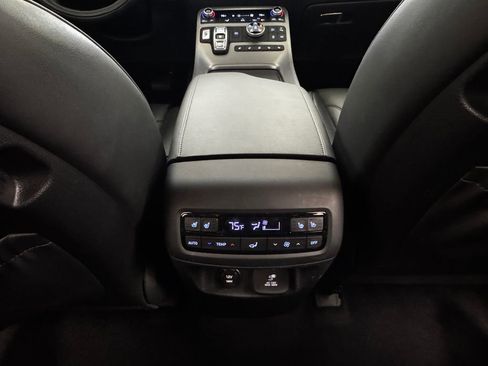 Used 2023 Hyundai Palisade Calligraphy image 30