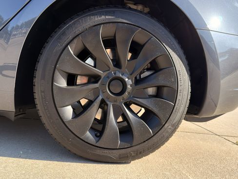 Used 2023 Tesla Model 3 Standard Range RWD image 41