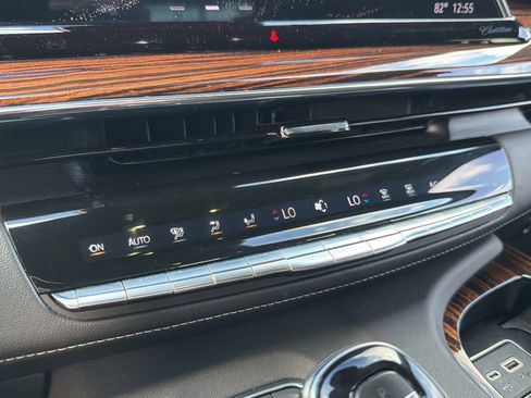 Used 2021 Cadillac Escalade ESV Luxury image 47