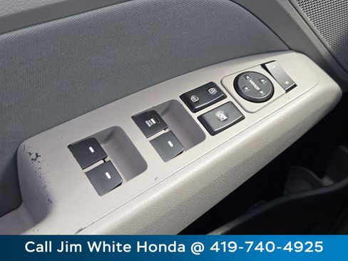 Used 2018 Hyundai Elantra SEL FWD image 25