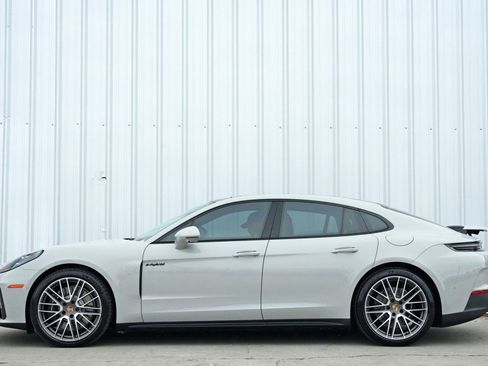 Used 2025 Porsche Panamera 4S image 9