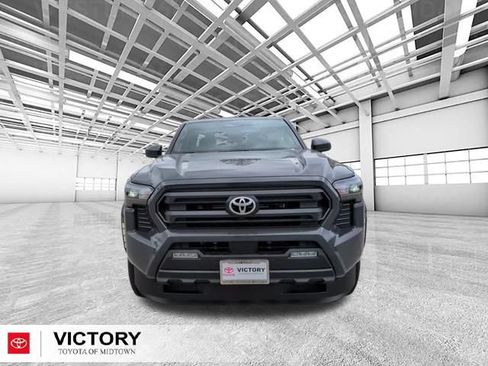 Used 2026 Toyota Tacoma SR5 AWD/4WD image 9