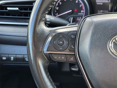 Used 2023 Toyota Camry SE image 8