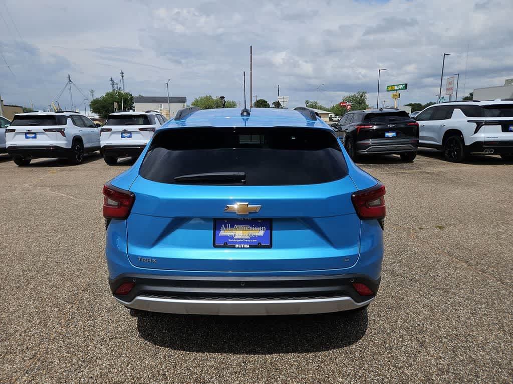 Used 2025 Chevrolet Trax LT w/ Driver Confidence Package FWD image 7