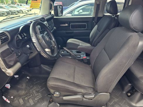 Used 2007 Toyota FJ Cruiser 4WD image 8